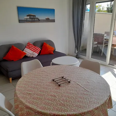 Appartement Jardin Prive Et Terrasse - T2 A De Buch, Proche Plages Et Activites - Fr-1-319-424 *